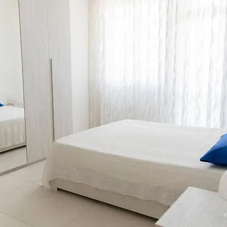 Luminoso Vicino A Tutto Apartment Viareggio
